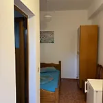 Konukevi Natyra Zverneci