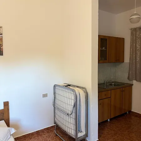 Natyra Guest house